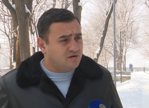 Почему женщины боятся выйти из дома без макияжа, маникюра и прически