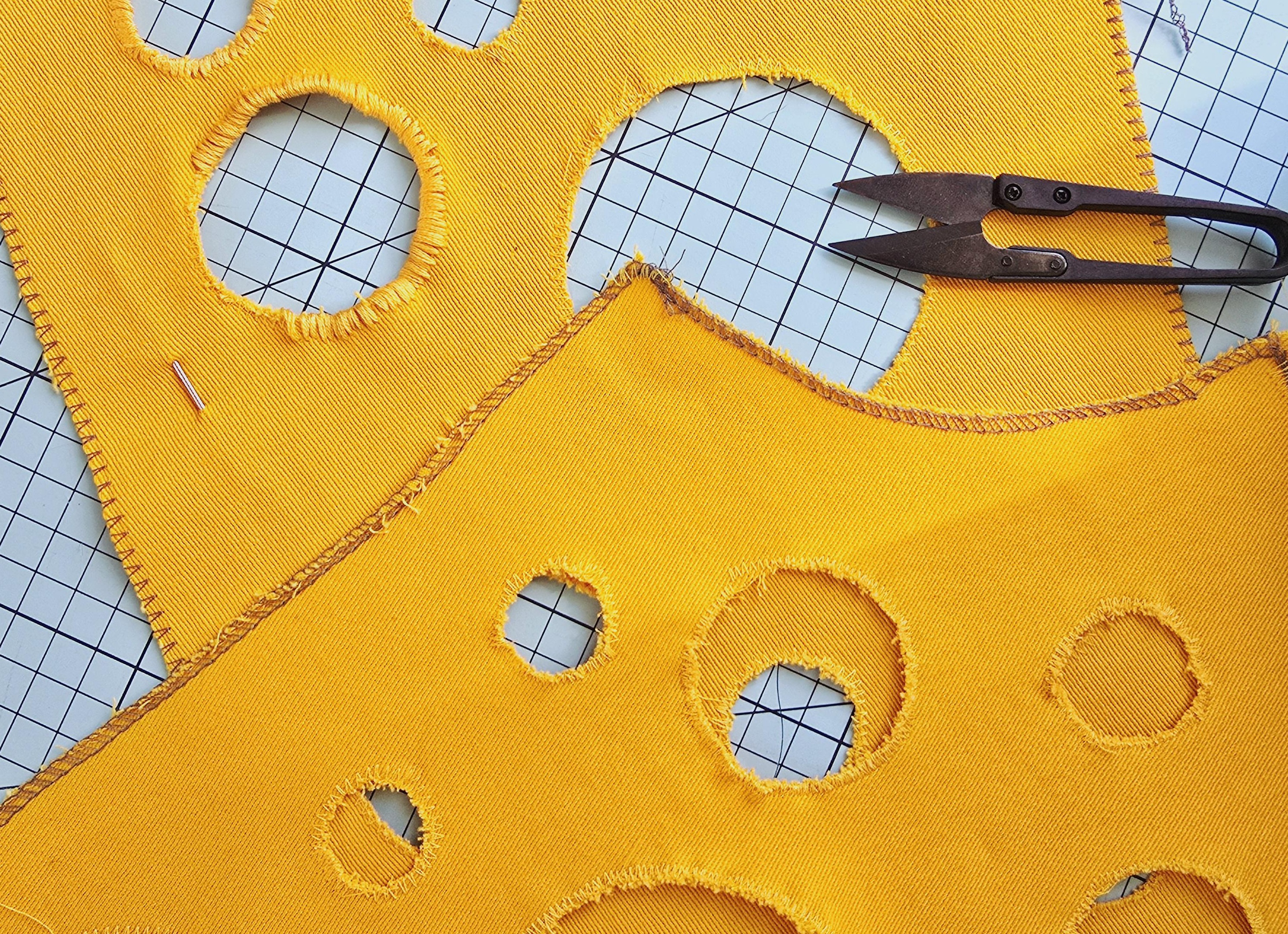 Обрежьте ваши брюки: как носить этим летом бриджи и капри – стильный тренд 2000-х