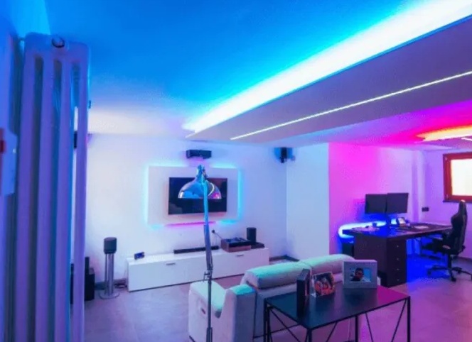 Освободите свой гардероб: 7 вещей, которые лучше не носить после 50 лет